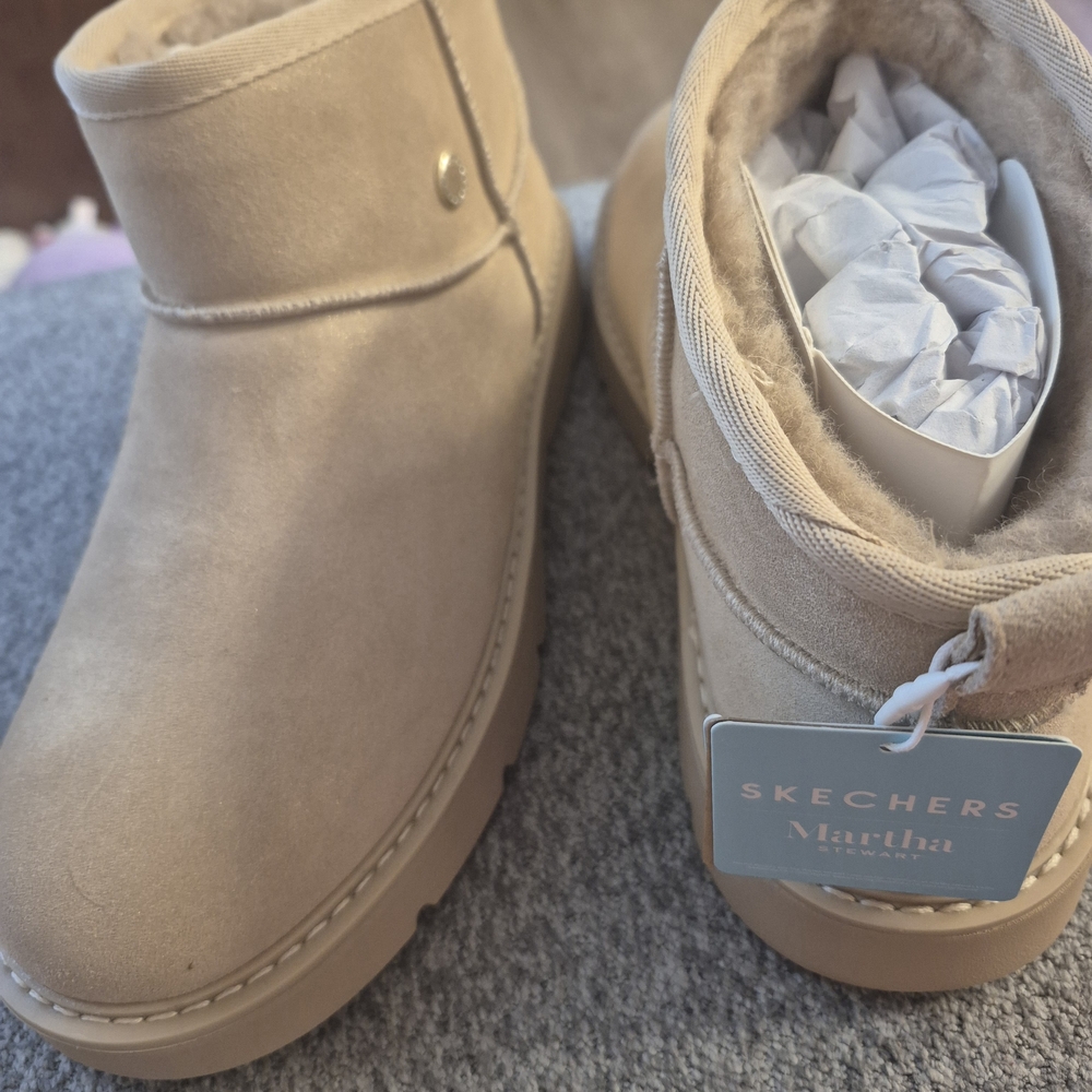 Skechers  Tan Boots Martha Stewart
